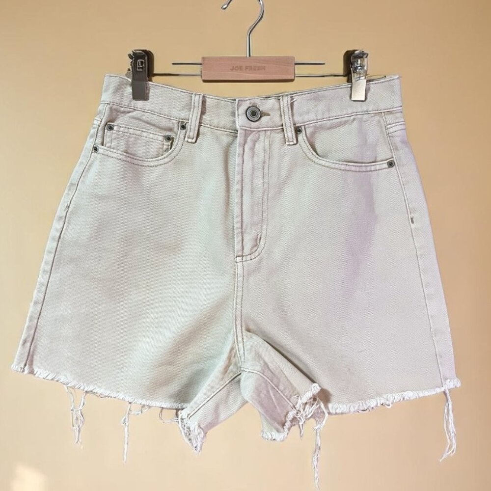 NEARLY NEW Distressed Beige Boyfriend high rise waist jean shorts Sz M